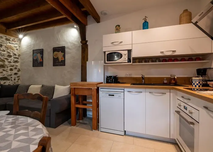 Gite Leon -In The Heart Of The Village